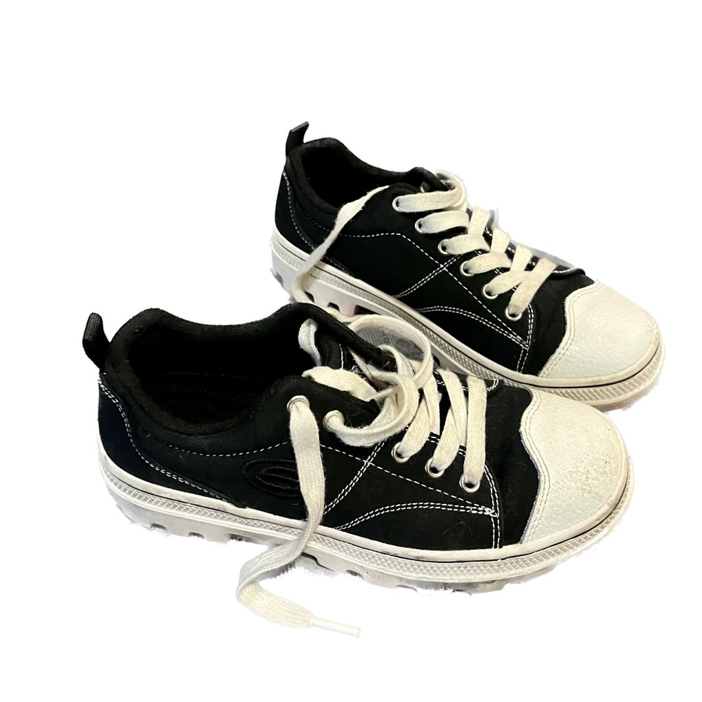 Skechers Roadies Platform Size 5. Black.